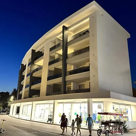 Stunning Flat With Rooftop Pool And Terrace * Bibione